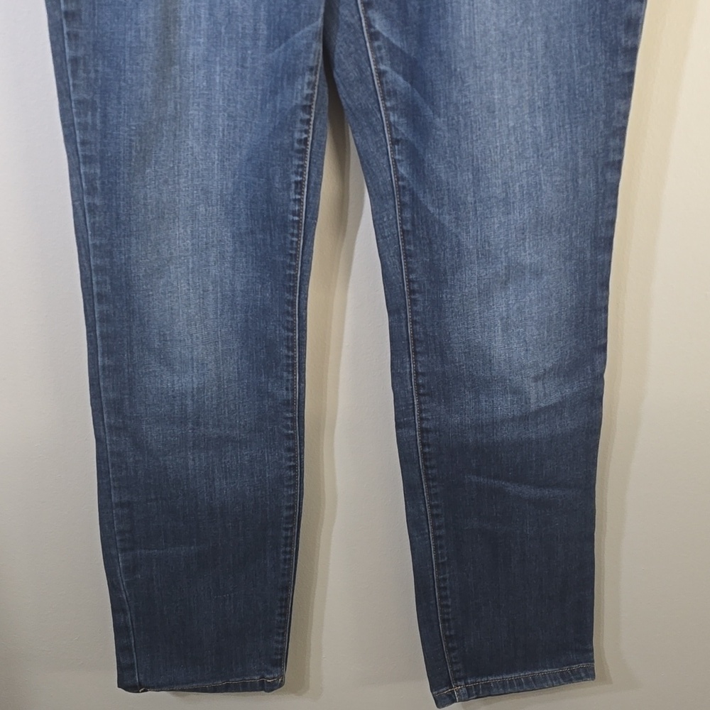a.n.a Jeans Women's Size 8 Blue Straight Leg Denim Jeans in Blue - Picture 4 of 10